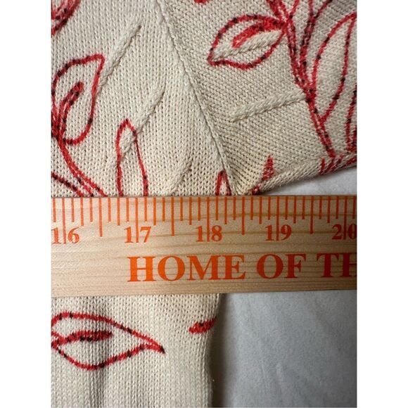 Gorgeous St. John Sport wool blend floral Tee, size P - Picture 4 of 8